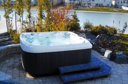 spa-design-exterieur-jacuzzi-interieur-luxe-prix-pas-cher